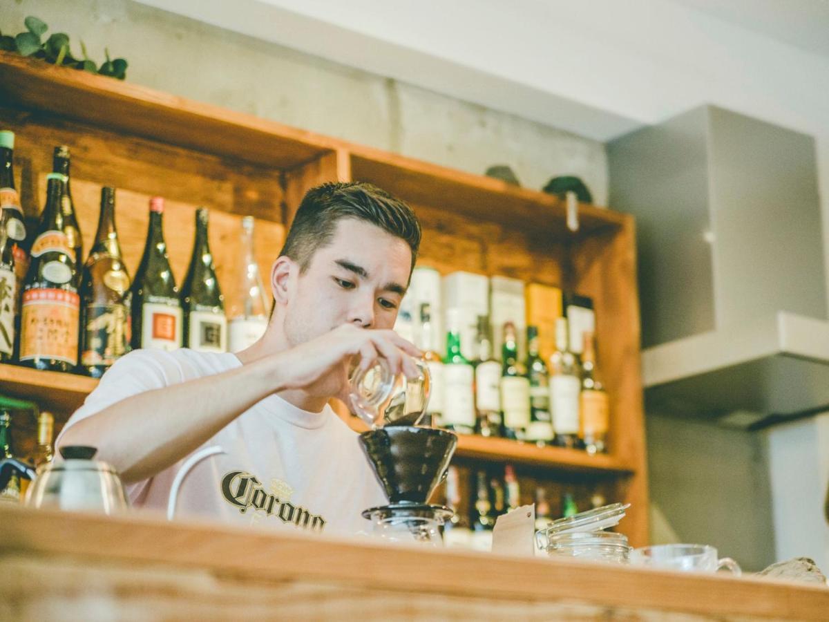 Hippo Hostel And Cafe Bar Осака Екстериор снимка