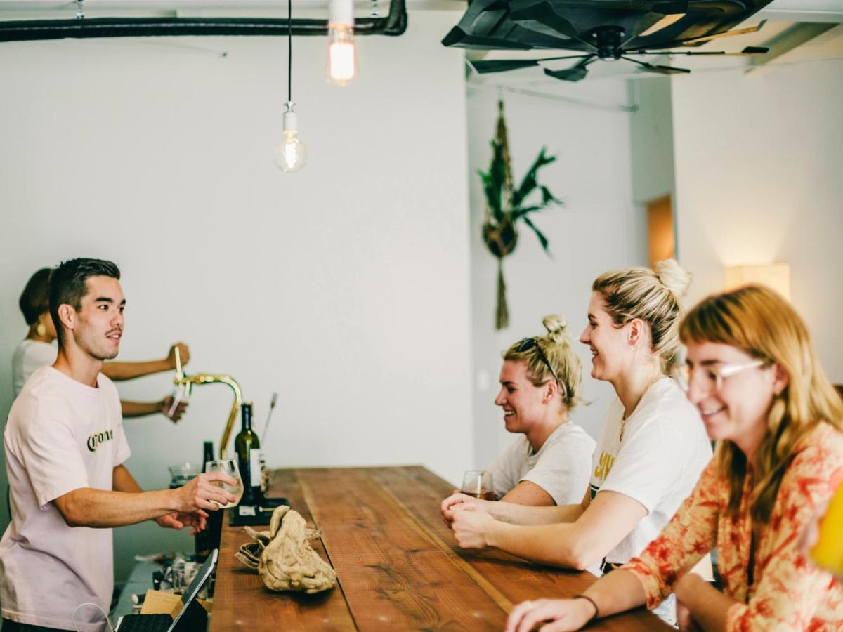 Hippo Hostel And Cafe Bar Осака Екстериор снимка
