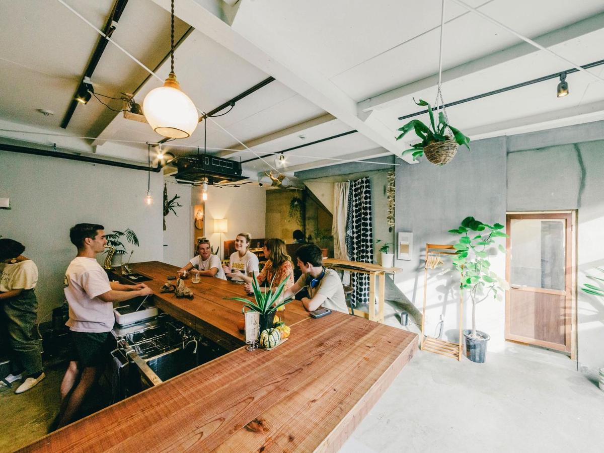 Hippo Hostel And Cafe Bar Осака Екстериор снимка