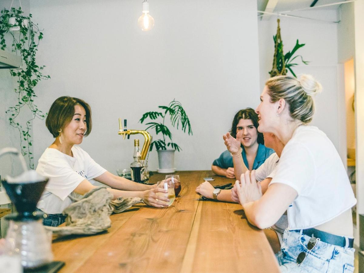 Hippo Hostel And Cafe Bar Осака Екстериор снимка