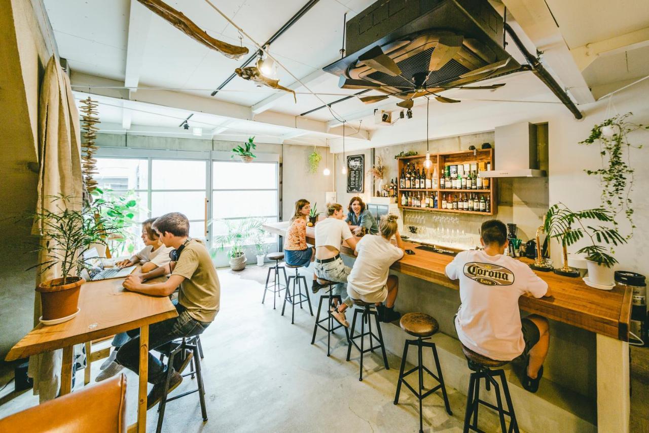 Hippo Hostel And Cafe Bar Осака Екстериор снимка
