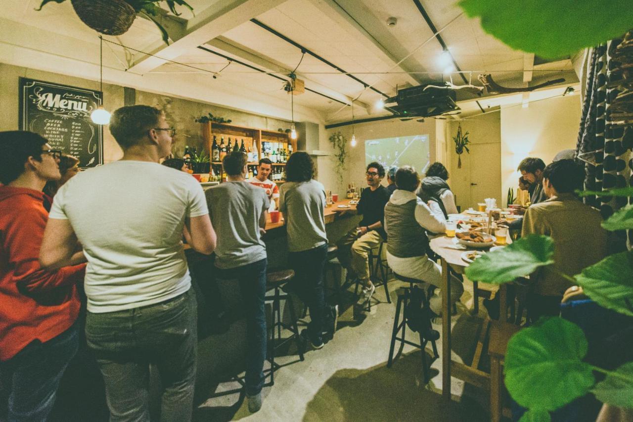 Hippo Hostel And Cafe Bar Осака Екстериор снимка